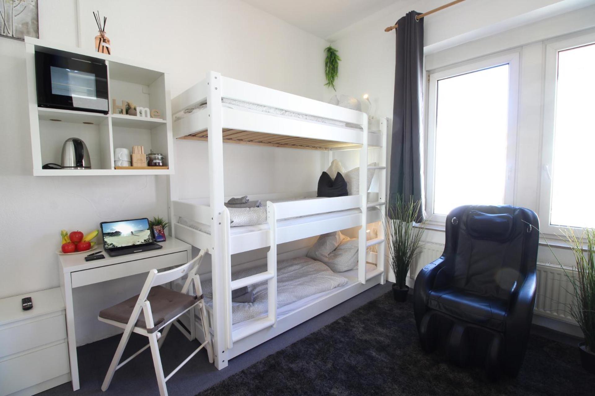Hotel Ulm Zentrum - Komplettes Zimmer, Hochbett, Android Tv & Eigenem Bad - Perfekt Fuer Familien & Gruppen Exterior photo