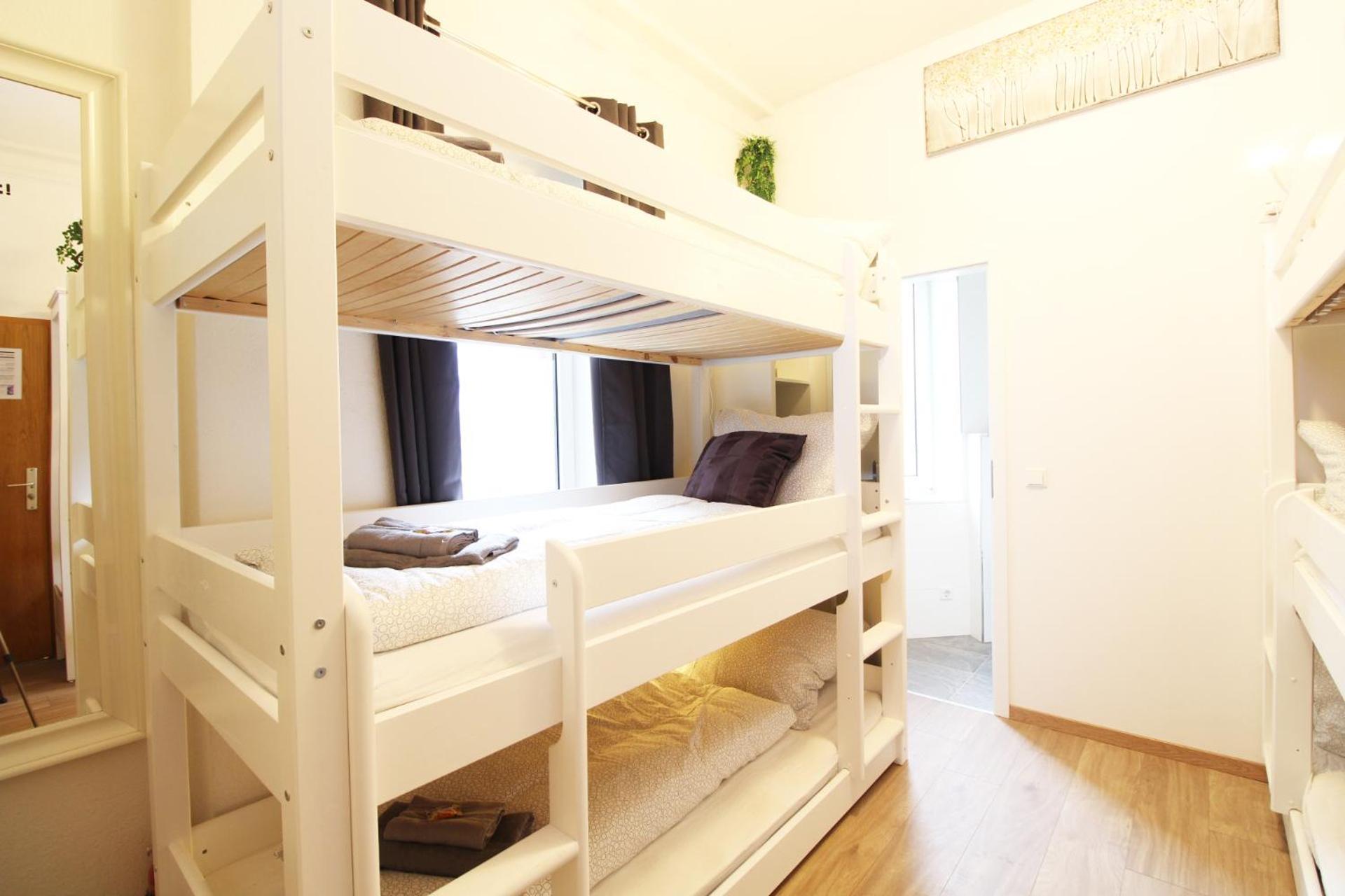 Hotel Ulm Zentrum - Komplettes Zimmer, Hochbett, Android Tv & Eigenem Bad - Perfekt Fuer Familien & Gruppen Exterior photo