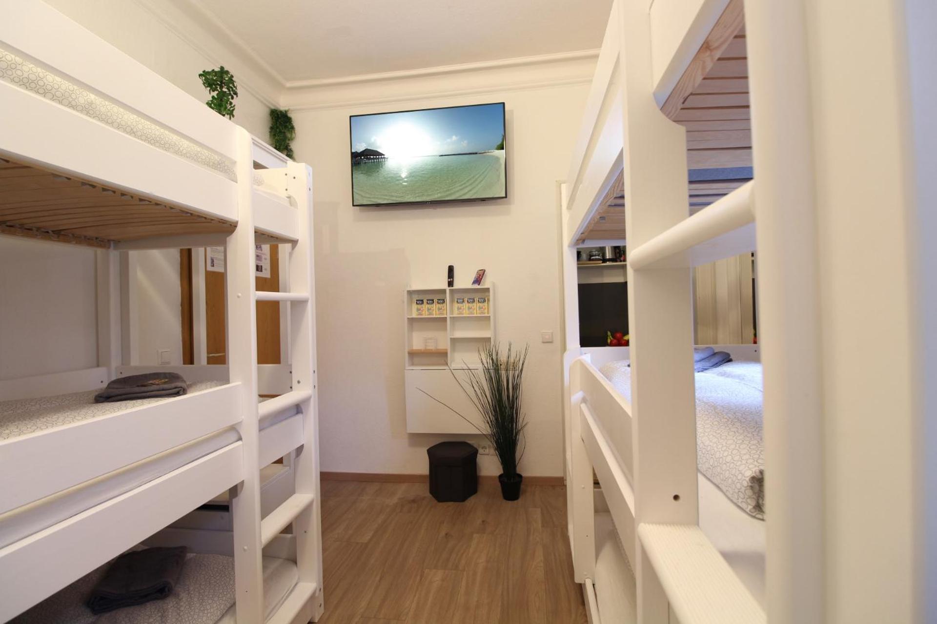 Hotel Ulm Zentrum - Komplettes Zimmer, Hochbett, Android Tv & Eigenem Bad - Perfekt Fuer Familien & Gruppen Exterior photo